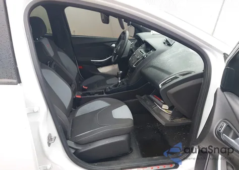 2016 Ford Focus St z USA, uszkodzony, nr VIN 1FADP3L98GL317922